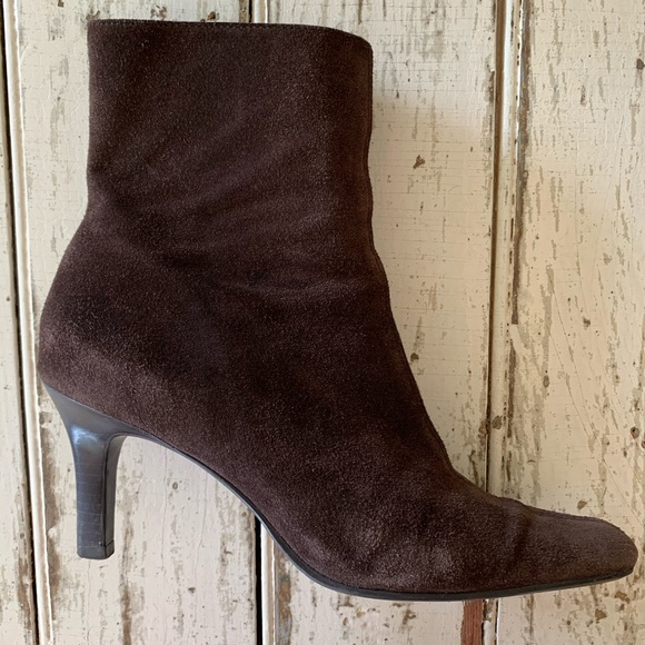 Ann Taylor LOFT Brown Suede Ankle Boot heels 7.5 - Picture 7 of 8